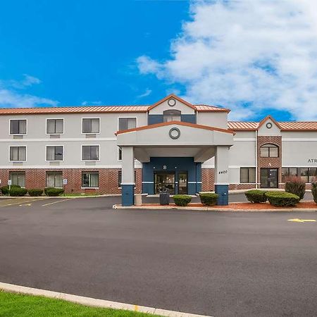 Suburban Studios Milwaukee Airport Εξωτερικό φωτογραφία